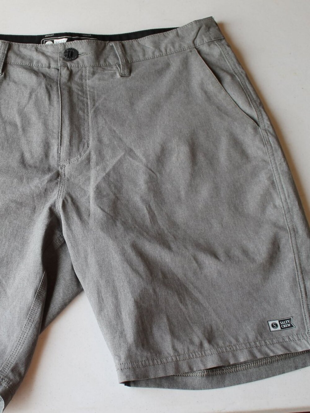 Salty Crew Men's Size 34 Gray Hybrid Board Shorts Quick Dry Fishing Walk Shorts